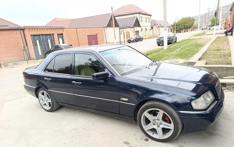 Mercedes-Benz C-Класс, 1996 год, 330 000 рублей, 1 фотография