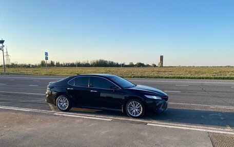 Toyota Camry, 2018 год, 2 550 000 рублей, 2 фотография