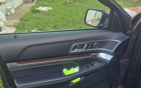 Ford Explorer VI, 2017 год, 2 450 000 рублей, 4 фотография