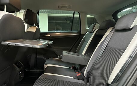 Volkswagen Tiguan II, 2018 год, 2 399 000 рублей, 12 фотография