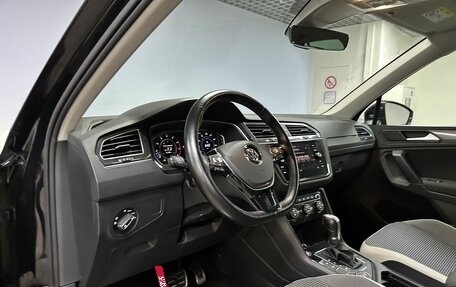 Volkswagen Tiguan II, 2018 год, 2 399 000 рублей, 15 фотография