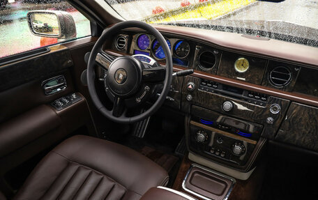 Rolls-Royce Phantom VII рестайлинг, 2008 год, 12 369 000 рублей, 18 фотография