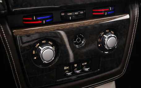 Rolls-Royce Phantom VII рестайлинг, 2008 год, 12 369 000 рублей, 26 фотография