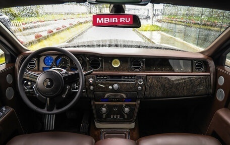 Rolls-Royce Phantom VII рестайлинг, 2008 год, 12 369 000 рублей, 19 фотография