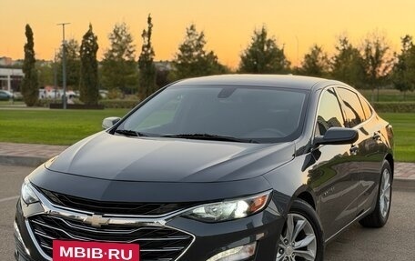 Chevrolet Malibu IX, 2021 год, 1 685 000 рублей, 2 фотография