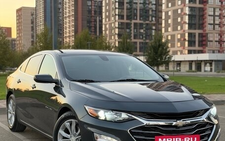 Chevrolet Malibu IX, 2021 год, 1 685 000 рублей, 3 фотография