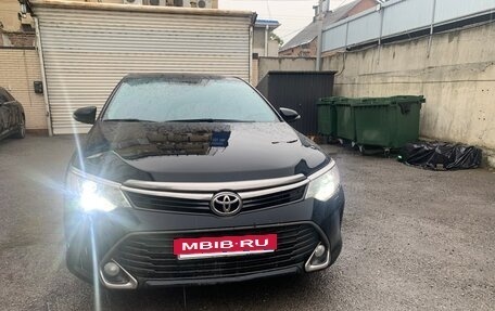 Toyota Camry, 2017 год, 2 300 000 рублей, 2 фотография