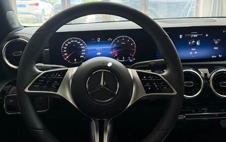 Mercedes-Benz A-Класс, 2023 год, 2 150 000 рублей, 7 фотография