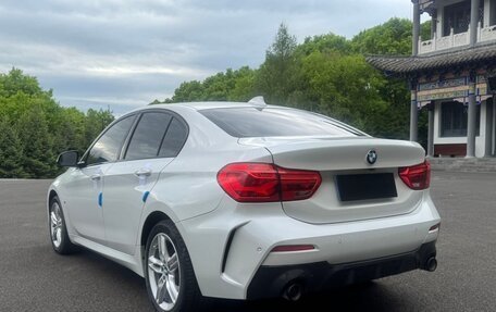 BMW 1 серия, 2022 год, 1 800 000 рублей, 4 фотография