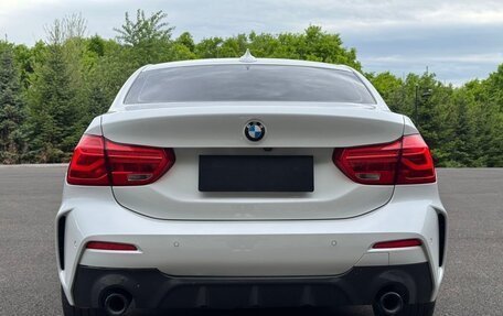 BMW 1 серия, 2022 год, 1 800 000 рублей, 5 фотография