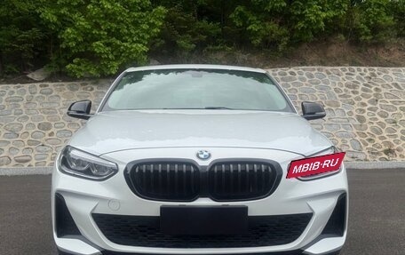 BMW 1 серия, 2022 год, 1 800 000 рублей, 2 фотография
