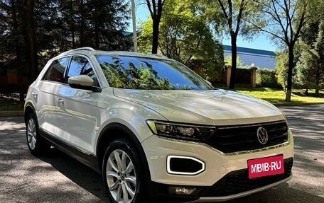 Volkswagen T-Roc I, 2023 год, 1 535 000 рублей, 1 фотография