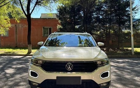Volkswagen T-Roc I, 2023 год, 1 535 000 рублей, 2 фотография