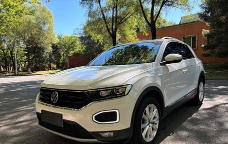 Volkswagen T-Roc I, 2023 год, 1 535 000 рублей, 3 фотография