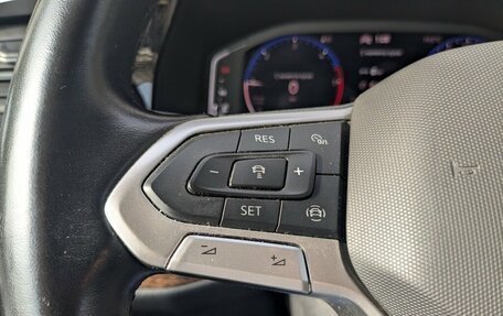 Volkswagen Multivan T6 рестайлинг, 2021 год, 4 700 000 рублей, 6 фотография