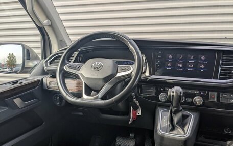Volkswagen Multivan T6 рестайлинг, 2021 год, 4 700 000 рублей, 19 фотография