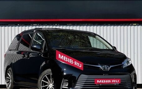 Toyota Sienna III, 2018 год, 3 060 000 рублей, 3 фотография