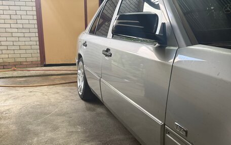 Mercedes-Benz E-Класс, 1994 год, 200 000 рублей, 3 фотография