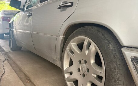 Mercedes-Benz E-Класс, 1994 год, 200 000 рублей, 4 фотография
