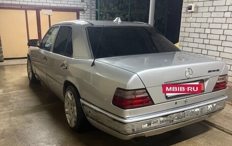 Mercedes-Benz E-Класс, 1994 год, 200 000 рублей, 2 фотография
