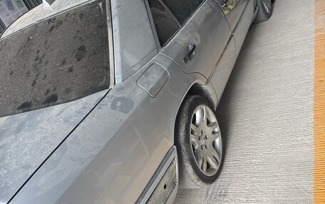 Mercedes-Benz E-Класс, 1994 год, 200 000 рублей, 6 фотография