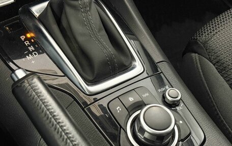 Mazda 3, 2018 год, 1 717 000 рублей, 13 фотография
