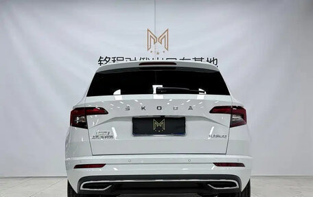 Skoda Karoq I, 2023 год, 2 100 000 рублей, 6 фотография