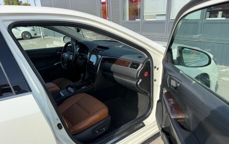Toyota Camry, 2017 год, 1 999 000 рублей, 12 фотография