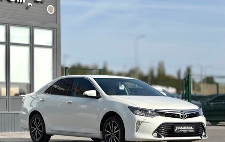 Toyota Camry, 2017 год, 1 999 000 рублей, 4 фотография