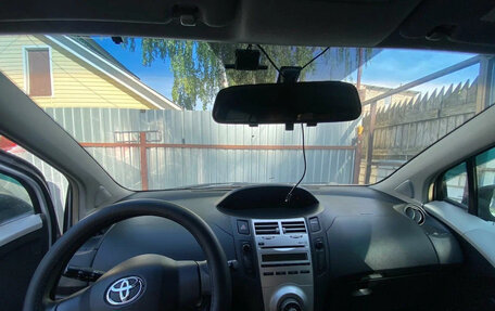 Toyota Yaris III рестайлинг, 2008 год, 525 000 рублей, 3 фотография