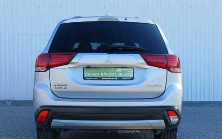 Mitsubishi Outlander III рестайлинг 3, 2017 год, 1 849 000 рублей, 8 фотография