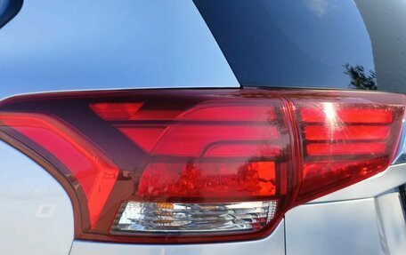 Mitsubishi Outlander III рестайлинг 3, 2017 год, 1 849 000 рублей, 9 фотография