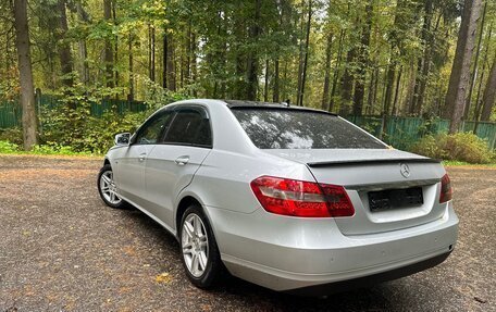 Mercedes-Benz E-Класс, 2010 год, 940 000 рублей, 4 фотография