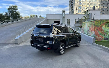 Toyota Land Cruiser Prado 150 рестайлинг 2, 2021 год, 6 590 000 рублей, 2 фотография