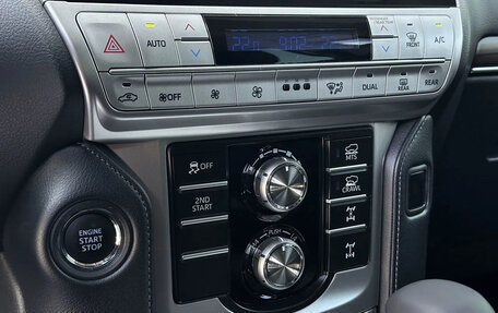 Toyota Land Cruiser Prado 150 рестайлинг 2, 2021 год, 6 590 000 рублей, 12 фотография
