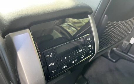 Toyota Land Cruiser Prado 150 рестайлинг 2, 2021 год, 6 590 000 рублей, 15 фотография