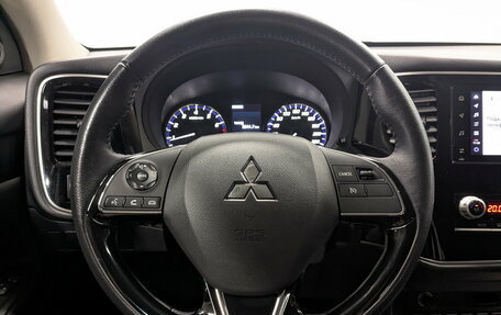 Mitsubishi Outlander III рестайлинг 3, 2020 год, 2 495 000 рублей, 21 фотография