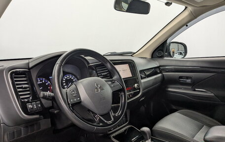 Mitsubishi Outlander III рестайлинг 3, 2020 год, 2 495 000 рублей, 16 фотография