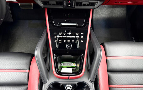 Porsche Cayenne III, 2026 год, 37 000 000 рублей, 15 фотография