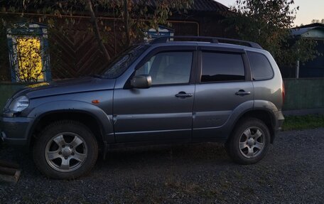 Chevrolet Niva I рестайлинг, 2011 год, 500 000 рублей, 3 фотография