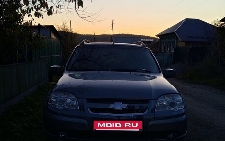 Chevrolet Niva I рестайлинг, 2011 год, 500 000 рублей, 2 фотография