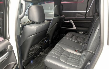 Toyota Land Cruiser 200, 2019 год, 7 550 000 рублей, 5 фотография
