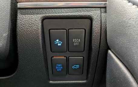 Toyota Land Cruiser 200, 2019 год, 7 550 000 рублей, 9 фотография