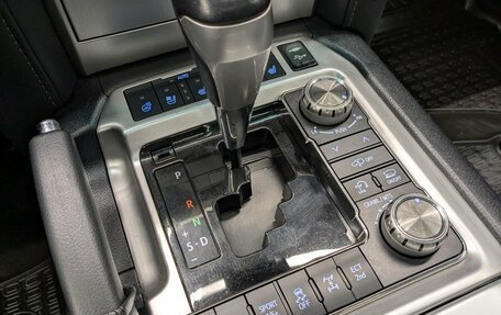 Toyota Land Cruiser 200, 2019 год, 7 550 000 рублей, 8 фотография