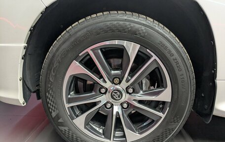 Toyota Land Cruiser 200, 2019 год, 7 550 000 рублей, 18 фотография