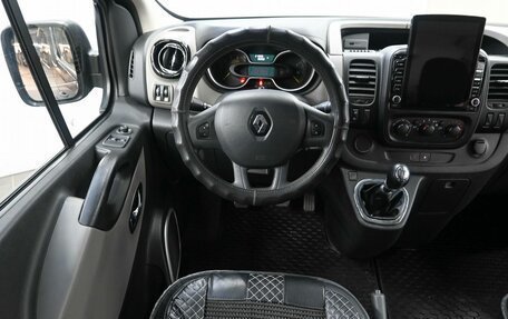 Renault Trafic, 2015 год, 2 099 900 рублей, 8 фотография