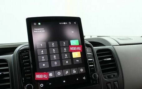 Renault Trafic, 2015 год, 2 099 900 рублей, 14 фотография