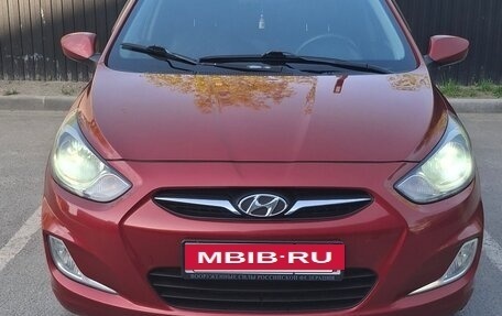 Hyundai Solaris II рестайлинг, 2012 год, 580 000 рублей, 2 фотография