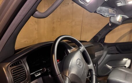 Toyota Land Cruiser 100 рестайлинг 2, 2000 год, 1 880 000 рублей, 12 фотография