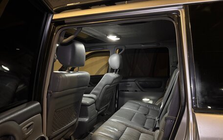 Toyota Land Cruiser 100 рестайлинг 2, 2000 год, 1 880 000 рублей, 16 фотография